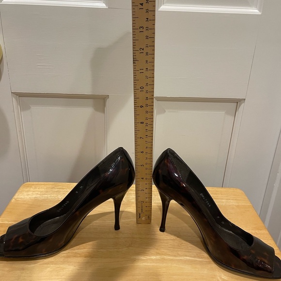 Stuart Weitzman peep-toe cognac tortoise pumps 8M - Picture 5 of 5